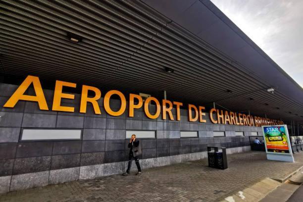 Station 64 A3 Bruxelles-Charleroi-Airport Apartment Exterior foto